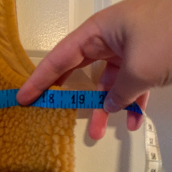 J. Crew Factory Sherpa Vest, size Large - Picture 7 of 8